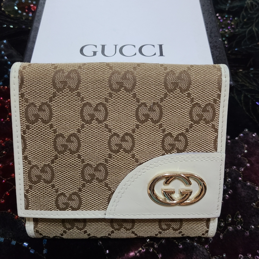 EUC Gucci Wallet - Picture 1 of 15